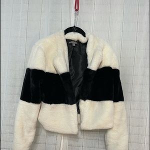 Casting LA faux fur short jacket